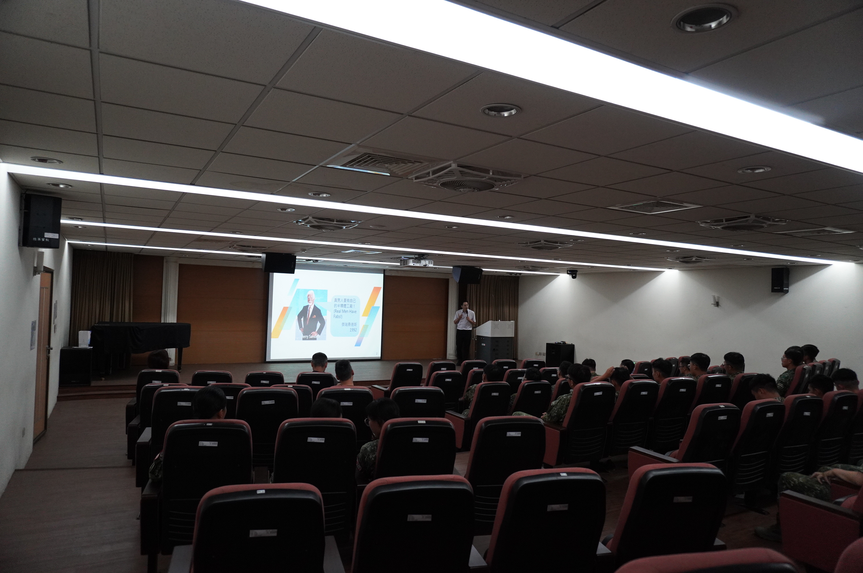115年6月2日東吳大學政治系唐豪駿助理教授學術專題講演13.JPG