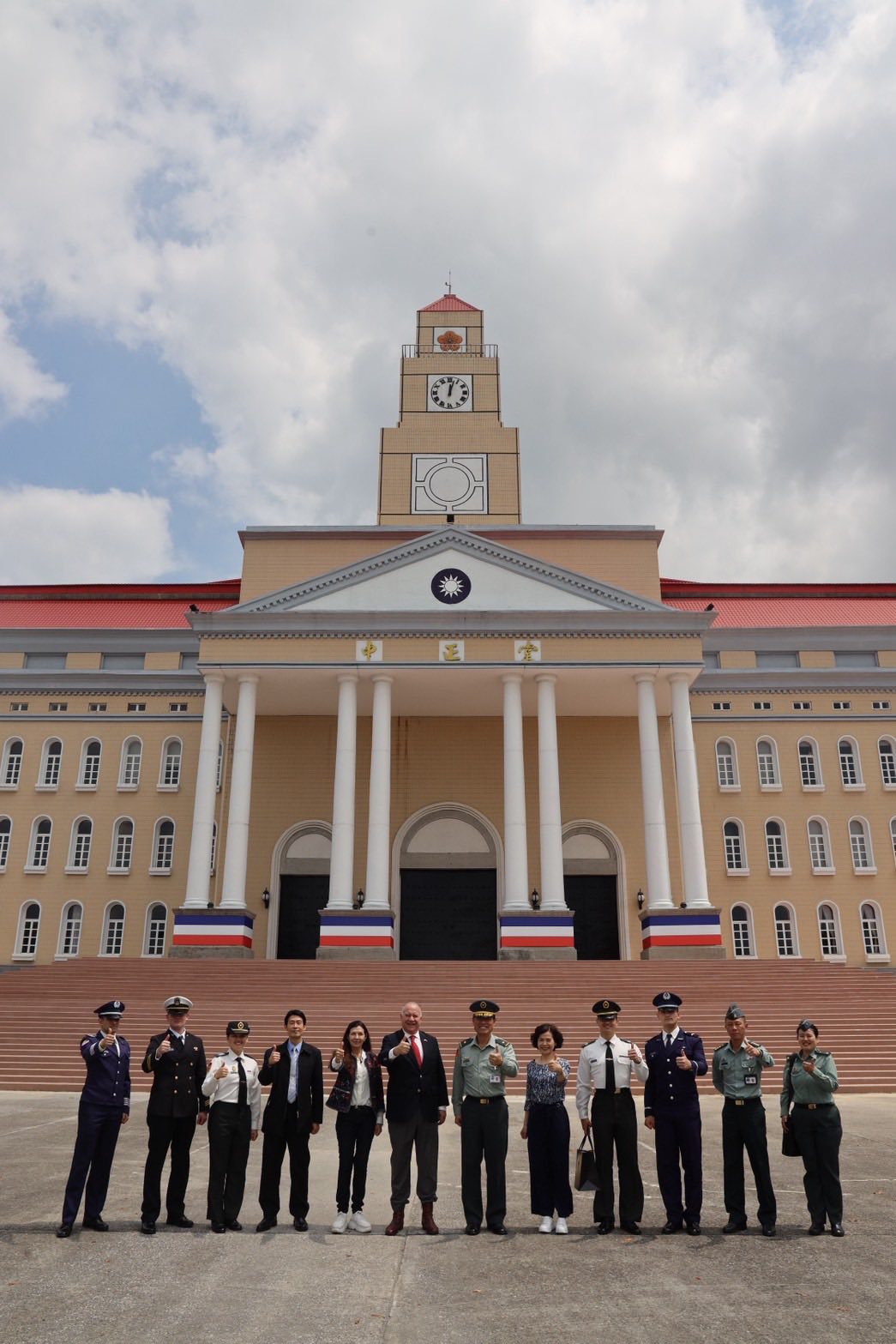 巴拉圭駐華大使傅耀達近日參訪陸軍官校4.jpg