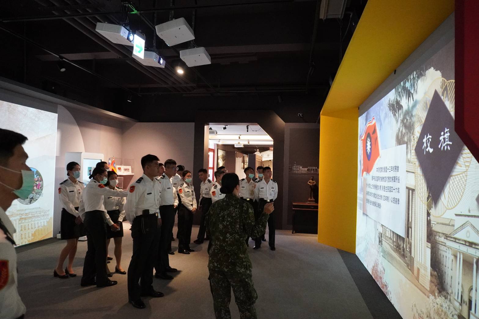 1140417通識參訪校史館4.jpg