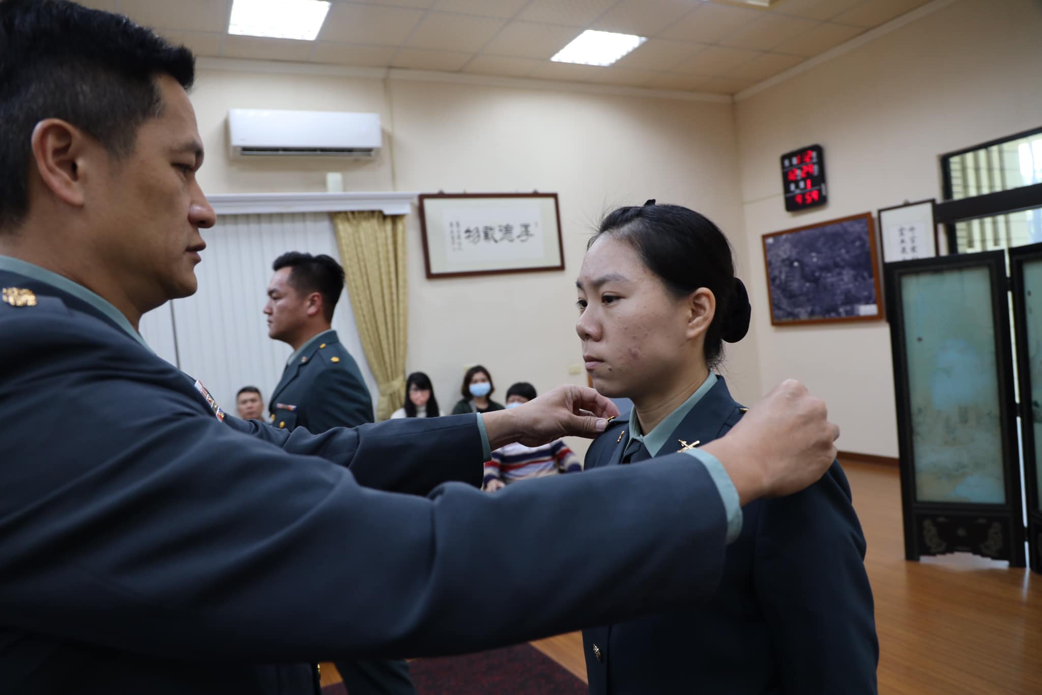 教育長為晉任人員授階4.jpg
