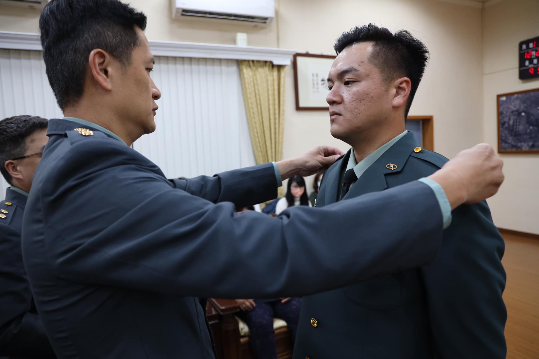 教育長為晉任人員授階3.jpg