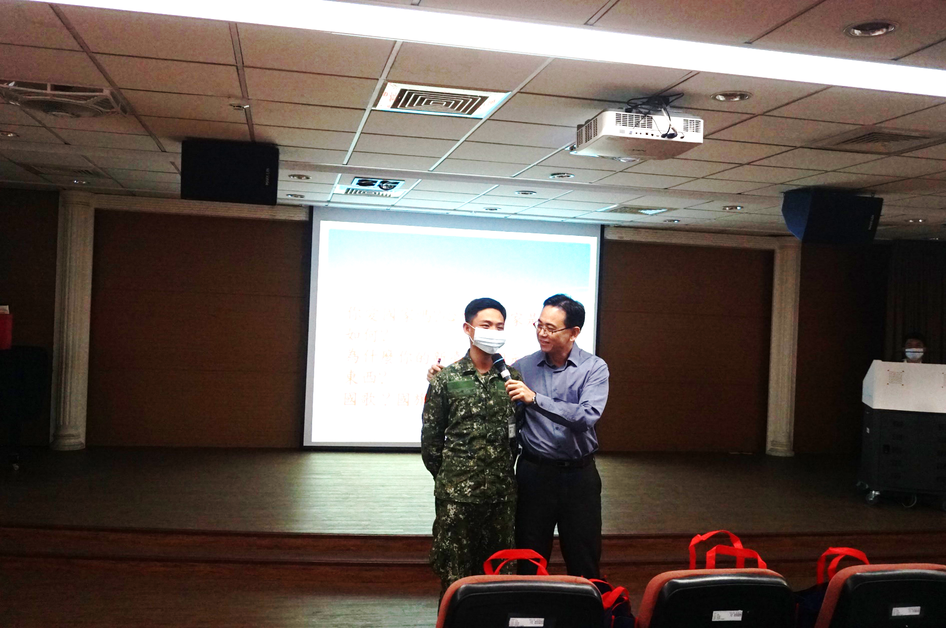 陸軍砲兵訓練指揮部莊志雄上校政戰主任學術專題講演12.png