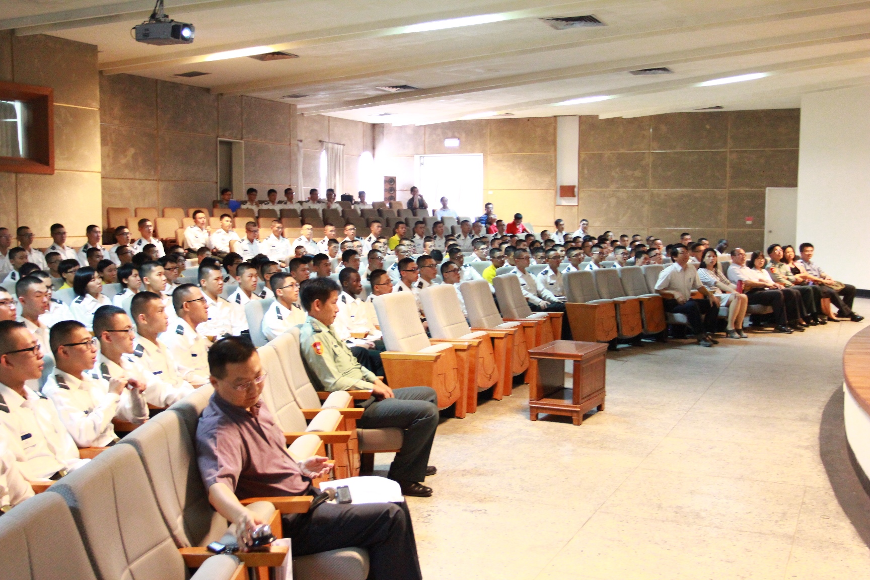 選系說明 - 開場 2.jpg