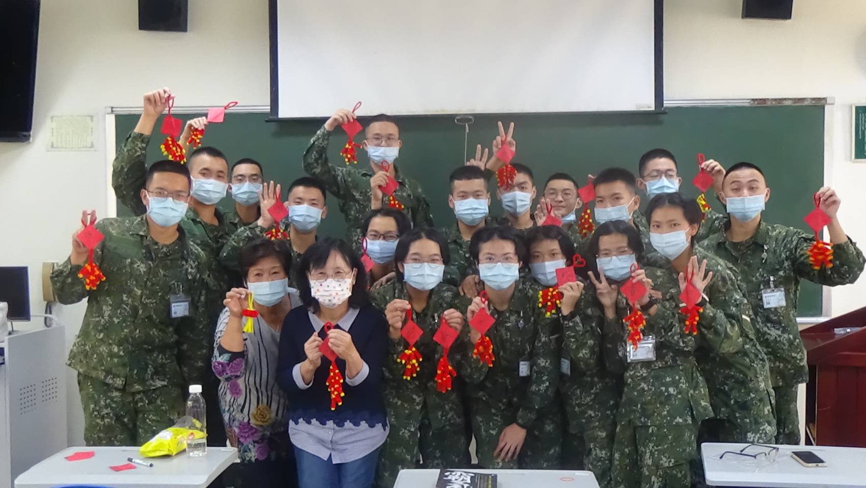 113年國際生新春裝飾製作紀實3.jpg