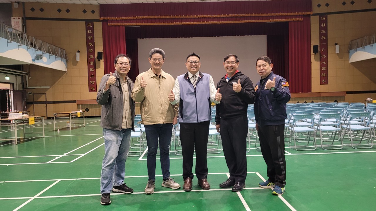 通識中心_厲復霖上校_及張文杰老師_至大里高中招生宣導紀實3.jpg