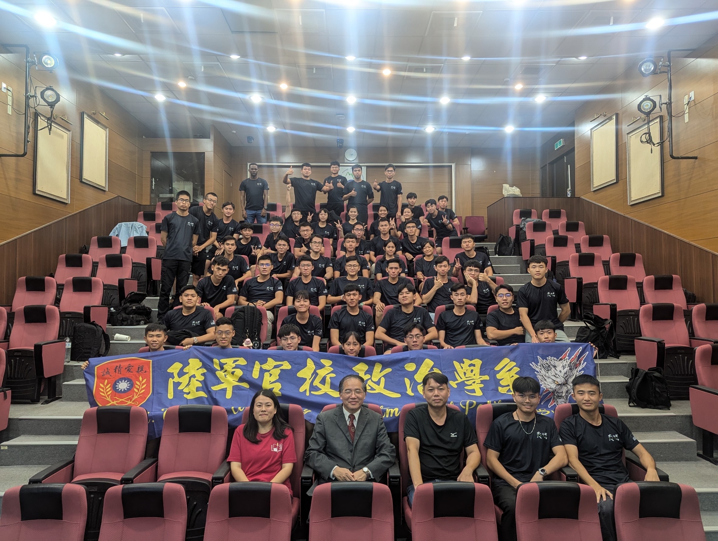 113年11月15日校外教學參訪中山大學15.JPG