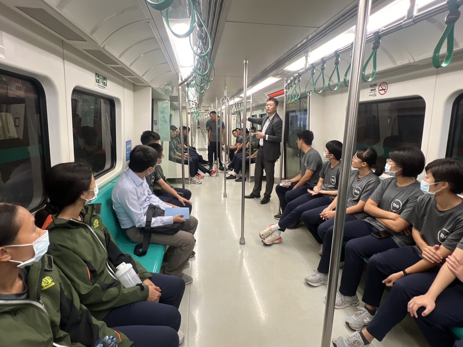 LINE_ALBUM_121校外參訪_231204_10.jpg