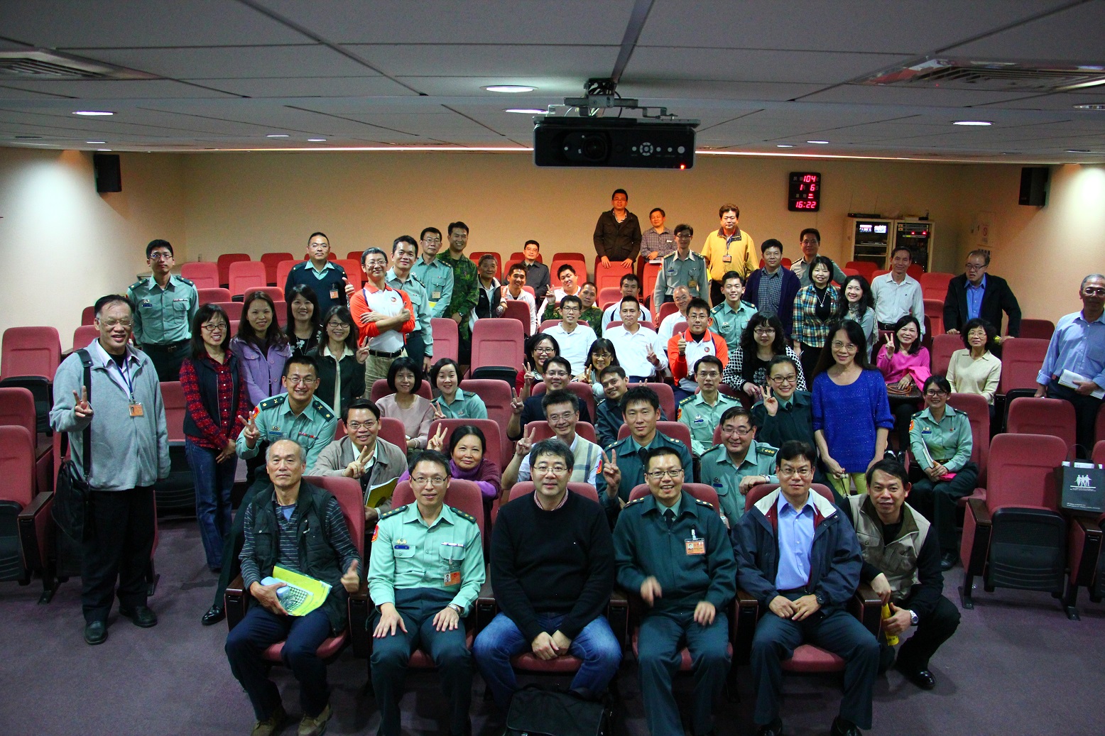 教師研習大合照.jpg