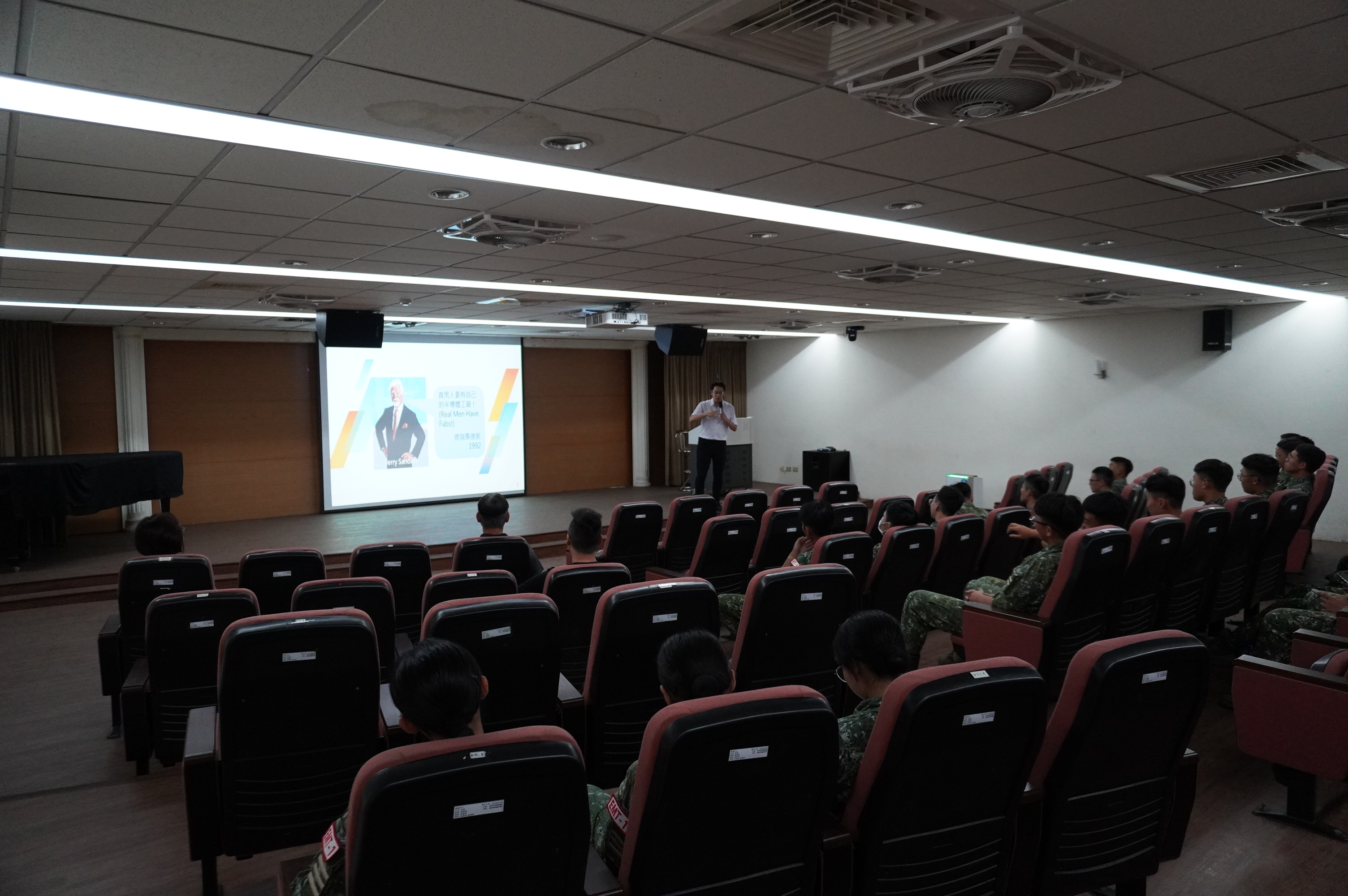 115年6月2日東吳大學政治系唐豪駿助理教授學術專題講演2.JPG
