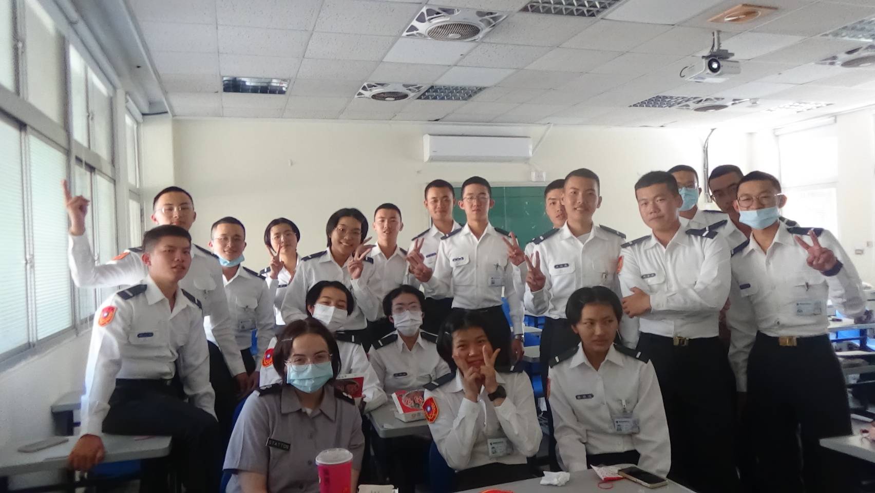 113年國際生新春裝飾製作紀實4.jpg
