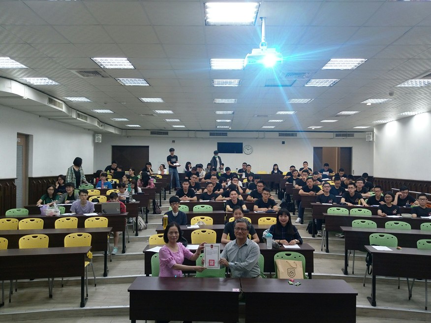 107年4月12日校外教學參訪中正大學04.jpg