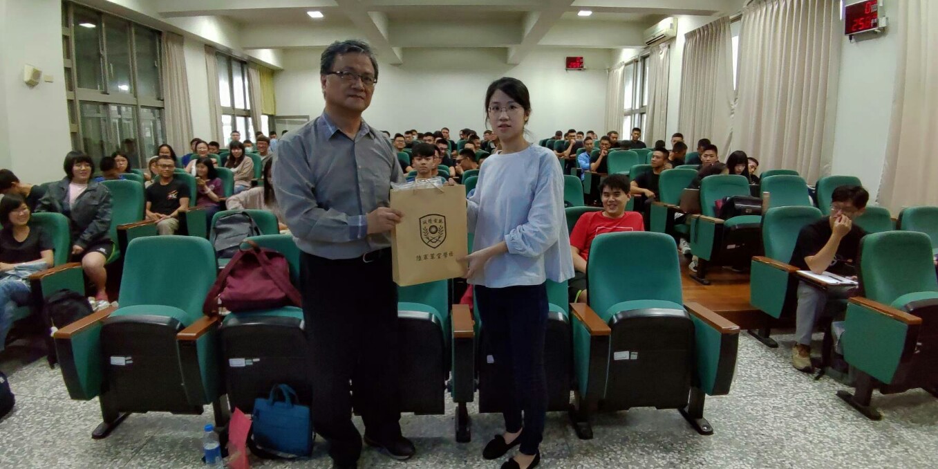 108年5月6日校外教學參訪成功大學暨奇美博物館03.jpg