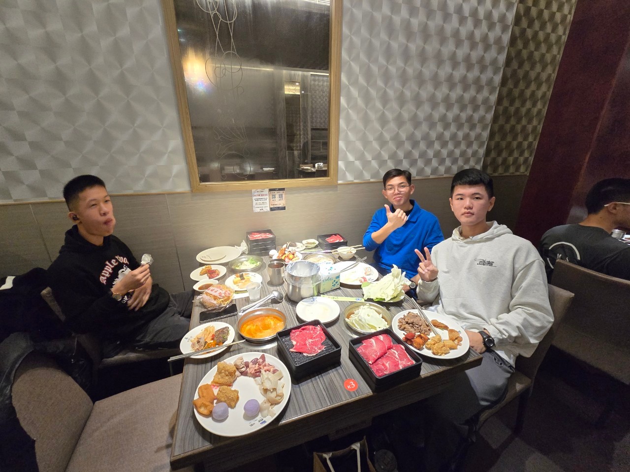 LINE_ALBUM_正94期謝師宴_250123_21.jpg