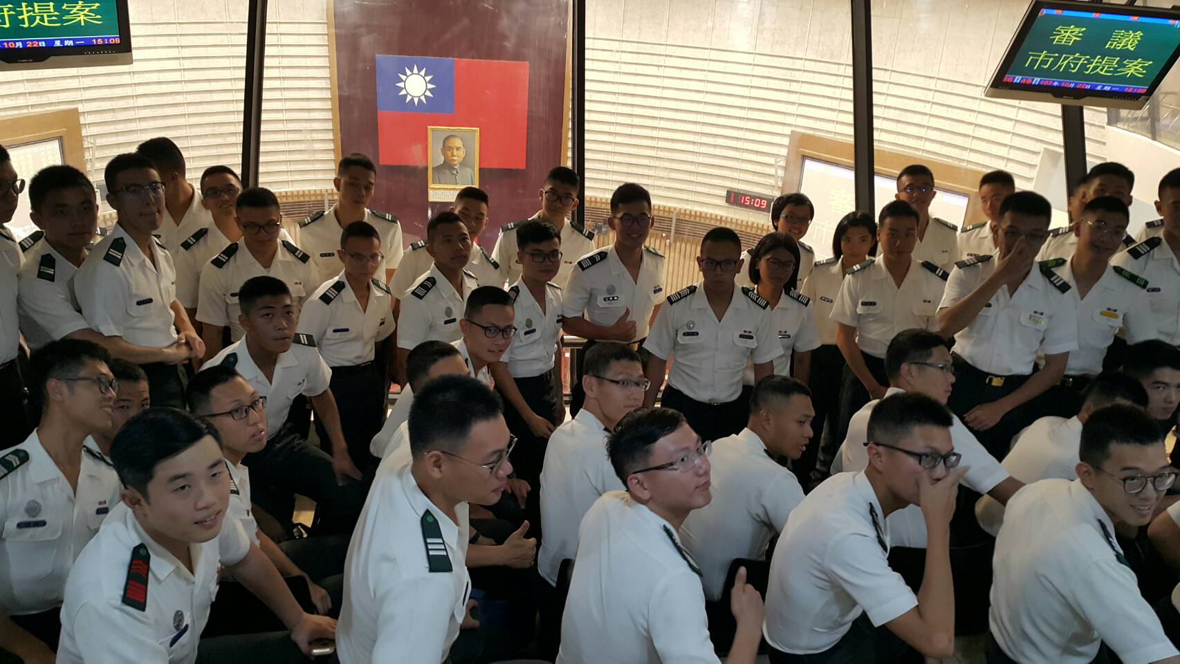 107年10月22日校外教學參訪高雄市議會03.jpg