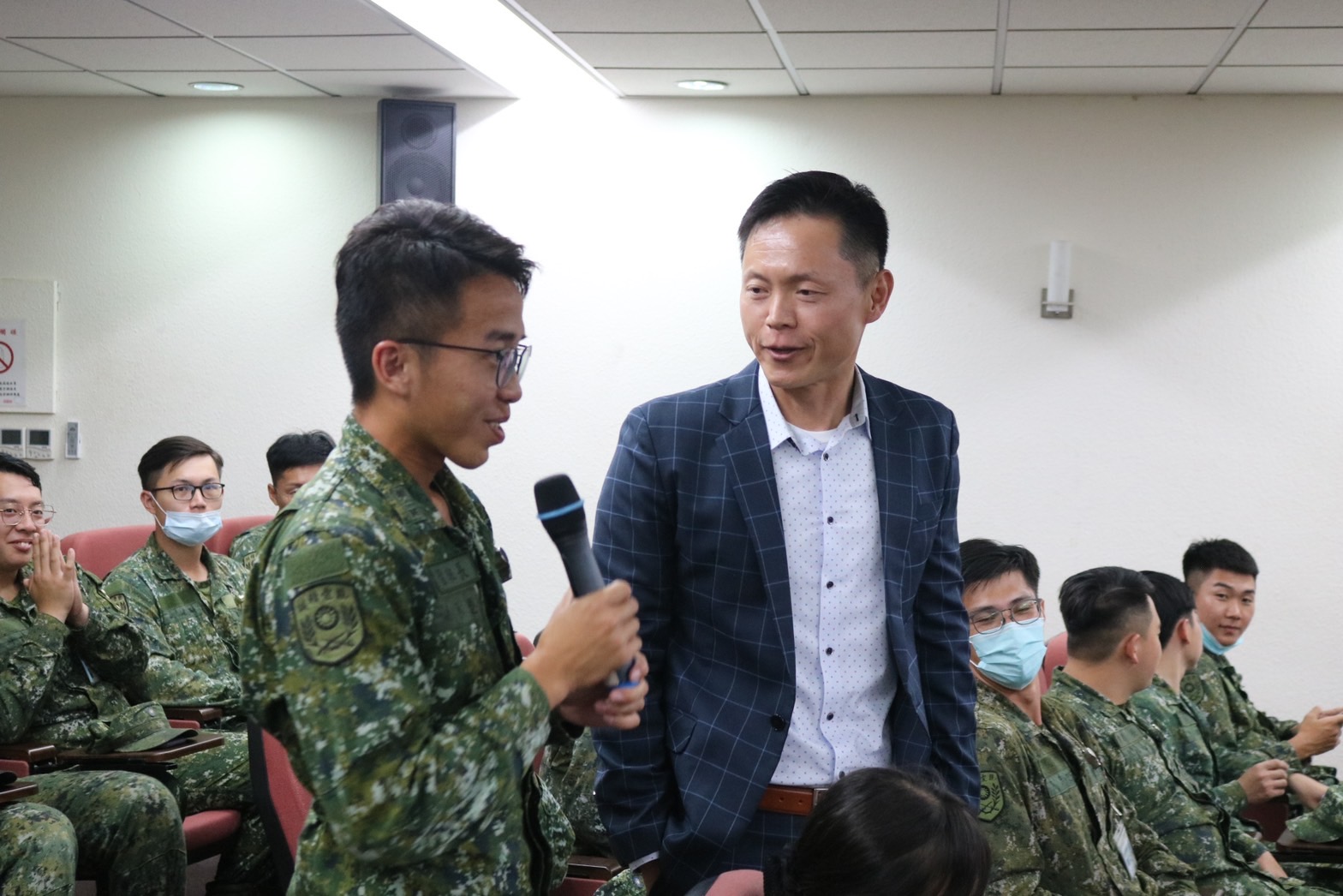 鍾勇富退役上校學術專題演講