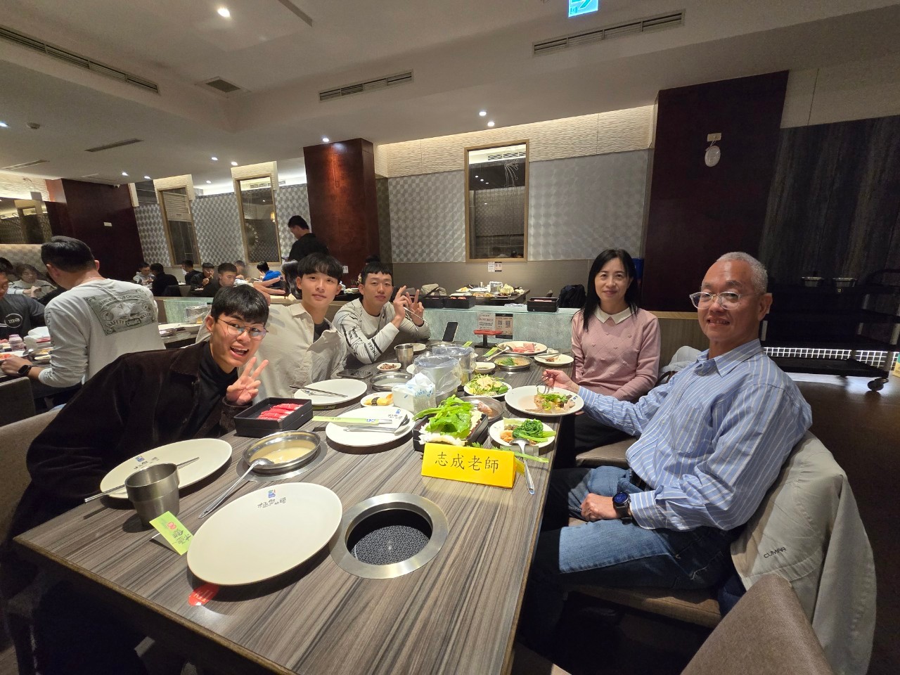 LINE_ALBUM_正94期謝師宴_250123_19.jpg