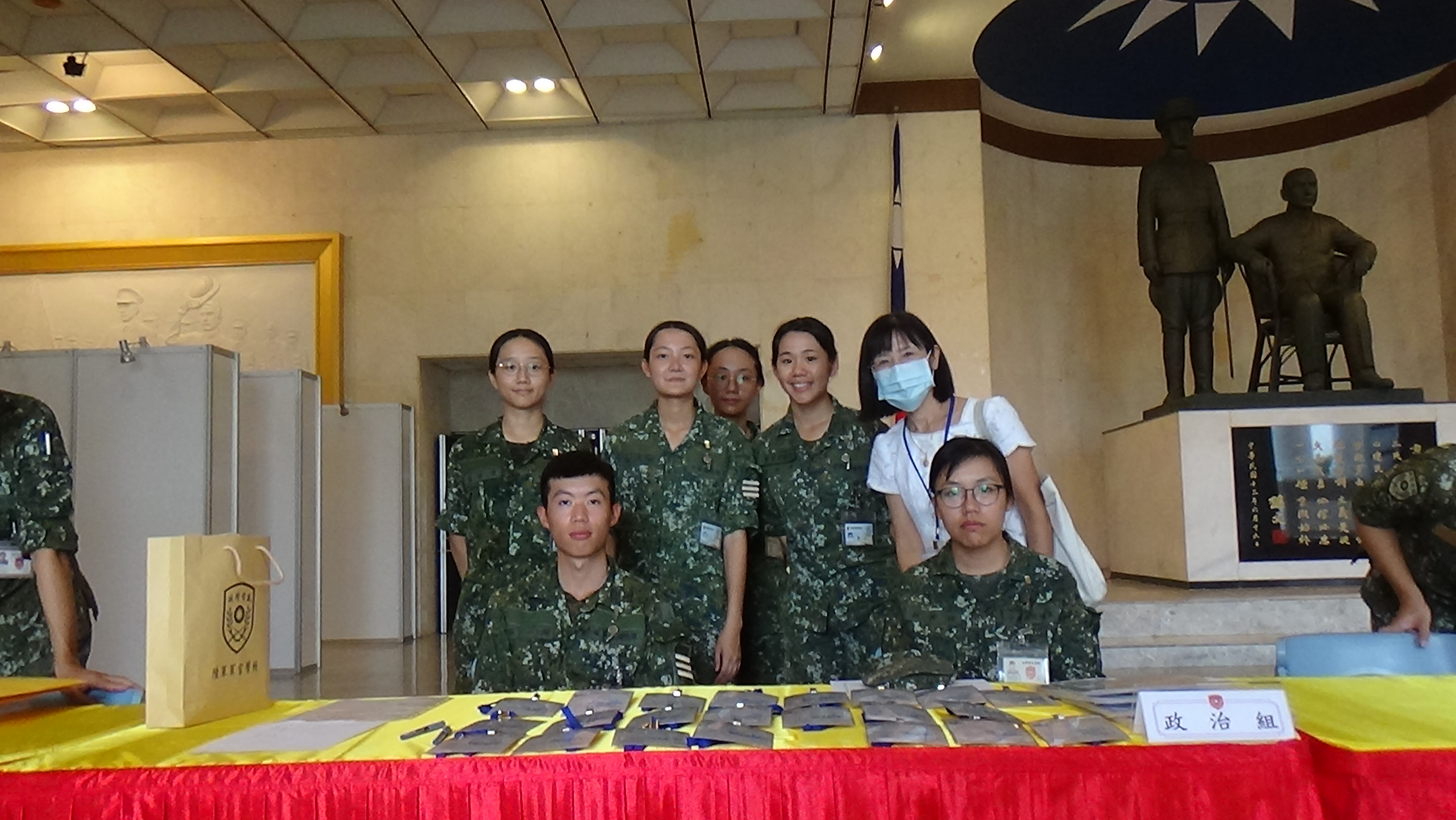 百年校慶學術研討會報到處.JPG
