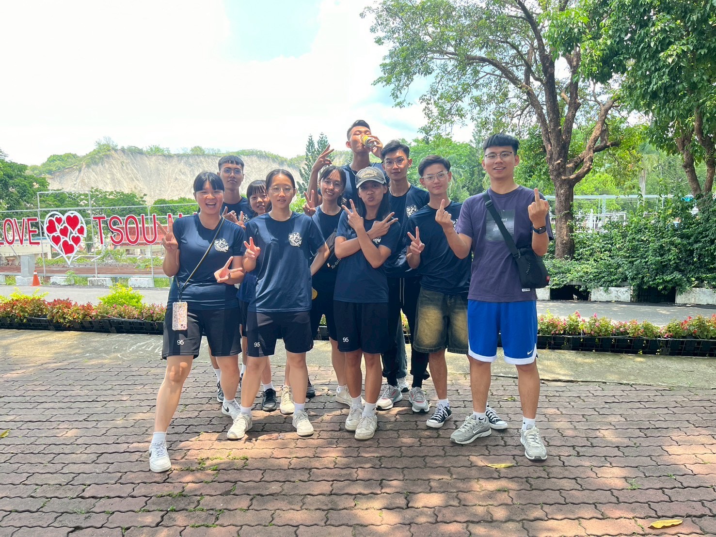 114年5月18日政治系師生走馬瀨農場系遊2.jpg